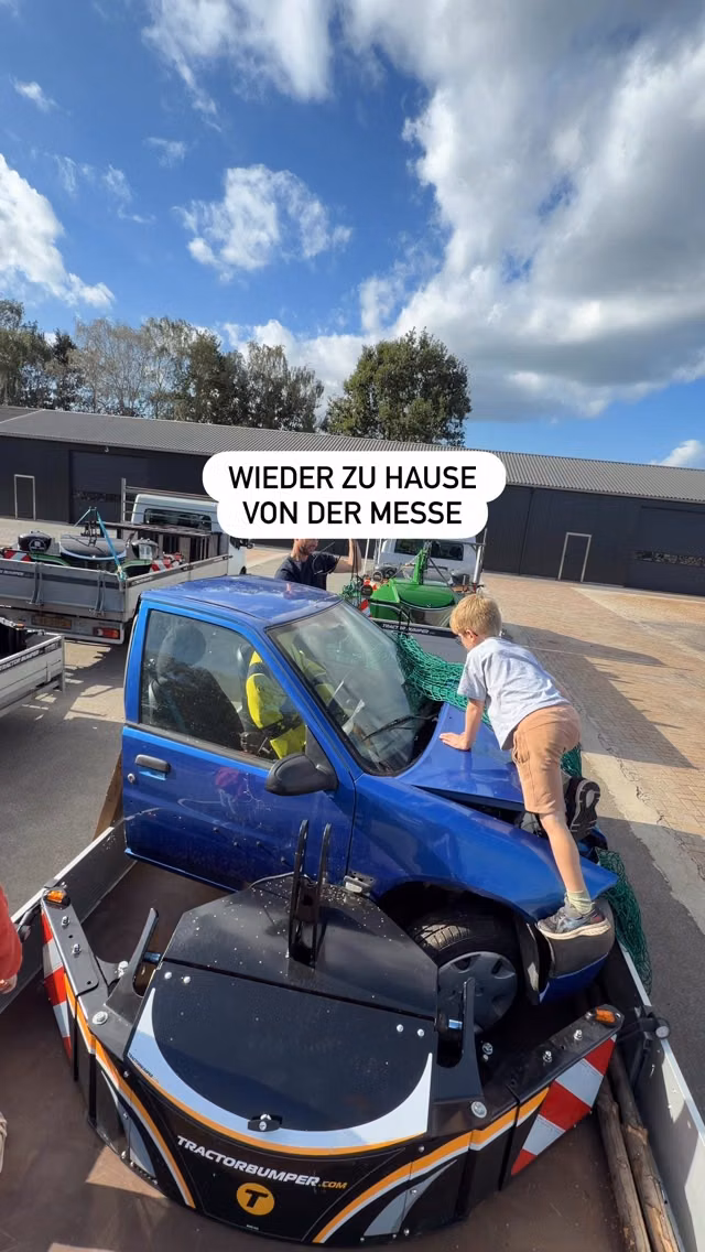Mit der Hilfe 💪der Jungs. Zuruck von @agrotechniekholland.

Nächste Messen:
🇦🇹@agraria_wels 
🇩🇪DeLuta @blu_verband 

#agrartechnik #landtechnik #lohnerleben #maisernte #erntezeitistdieschönstezeit Lohner Landwirt Frontgewicht Tractor Agribumper Frontbumper