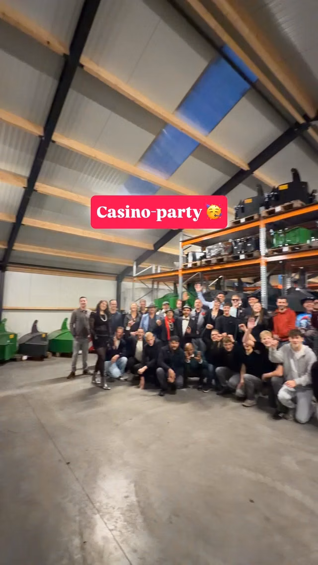 🥳Bumper-Team! 💪
Gemeinsam machen wir’s möglich! 🧑🏭👨🏽🎨🧑🔧👩🏻💻
#agrartechnik #landtechnik #lohner #frontgewicht Traktor Landwirt aus Leidenschaft Agritechnica Agribumper Frontbumper Ernte Maisernte Lohnunternehmen Agrarservice Landjugend