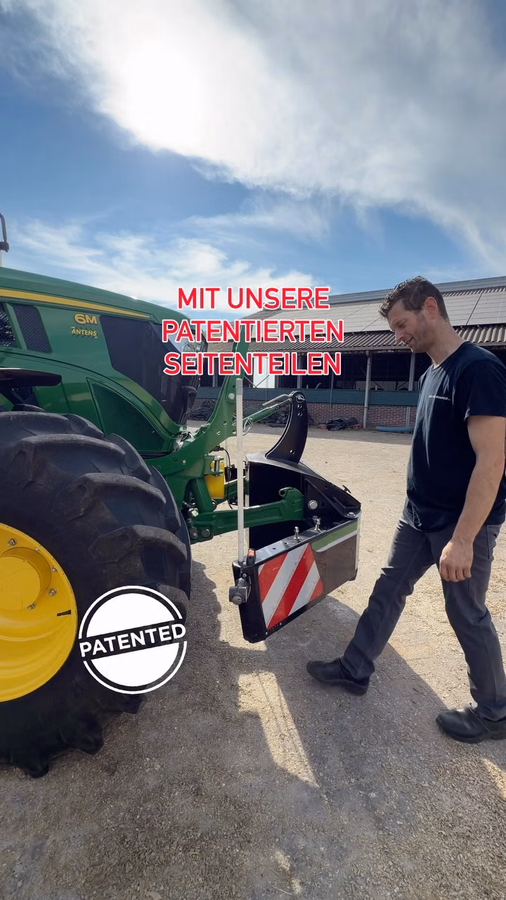 VORTEILE davon?👇
✅Reduzierter Wendekreis 🔁
✅ Scherbolzensicherung beim Rückwärtsfahren gegen ein Hindernis 🔩
✅ Seitlich abgeschirmt 🏍️🚴🏼
✅ Markierung seitlich sichtbar 👀
Genau das macht unsere Bumper in der Praxis so praktisch.
Vor 13 Jahren direkt dieses Patent angemeldet – und bis heute jeden Tag froh darüber 💪
#agrartechnik #landtechnik #lohner #landwirtschaft #deerepower John Deere traktor Frontgewicht Agribumper Landwirt