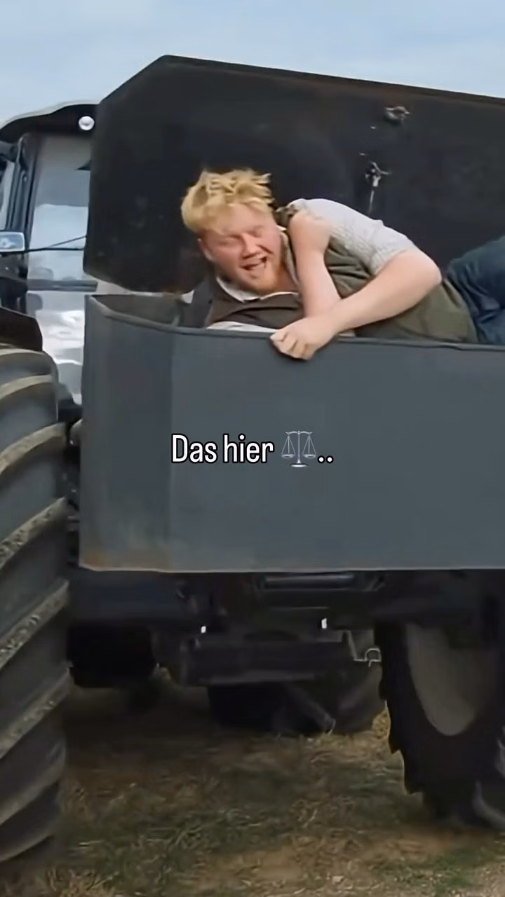Das sind wir. ✔️Breite klar erkennbar ✔️Frontschutz ✔️Kabine frei 🔧✔️Kompaktes Frontgewicht ✔️Passt optisch ✔️schnell an- und abkuppeln.
🔧Konfiguriere deinen idealen Bumper.
Link in der Bio zu unserem Konfigurator.
#agrartechnik #lohner #agrartechnik #lohnunternehmen #maisernte Landwirt Landwirtschaft Erdbau Agritechnica Traktor Frontbox Agribumper Bauern Landjugend Maishäckseln Mais Ernte