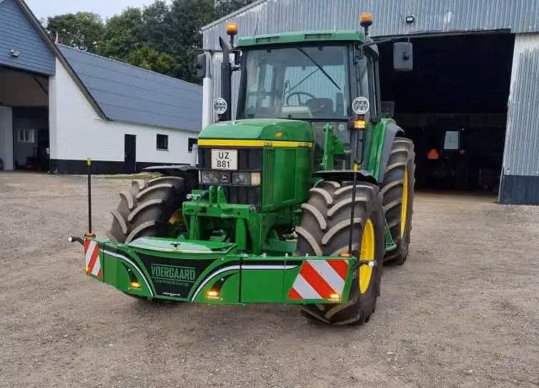 John Deere — TractorBumper