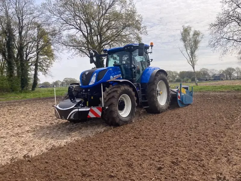 New Holland — TractorBumper