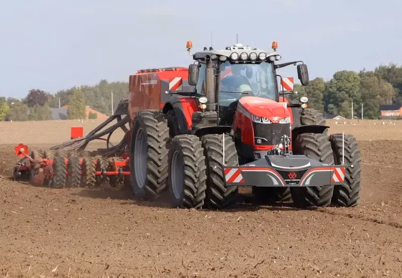 Massey Ferguson — TractorBumper