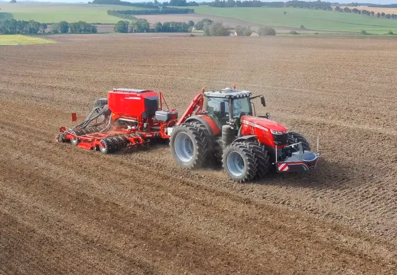 Massey Ferguson — TractorBumper