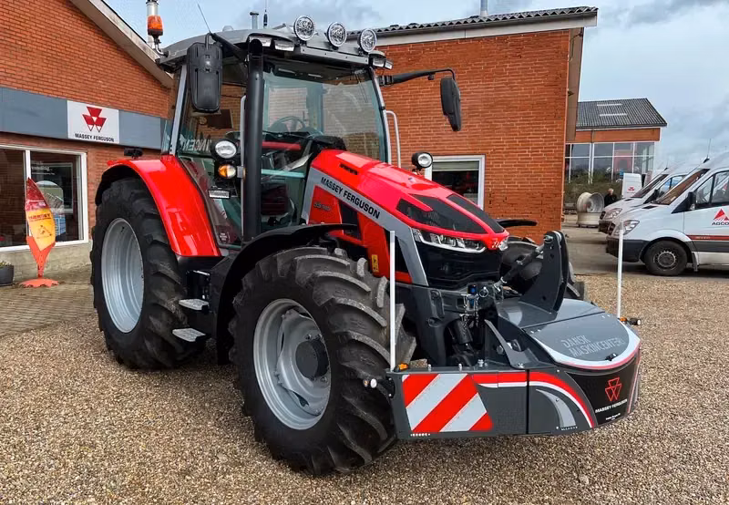 Massey Ferguson — TractorBumper