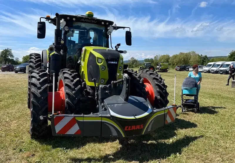 Claas — TractorBumper