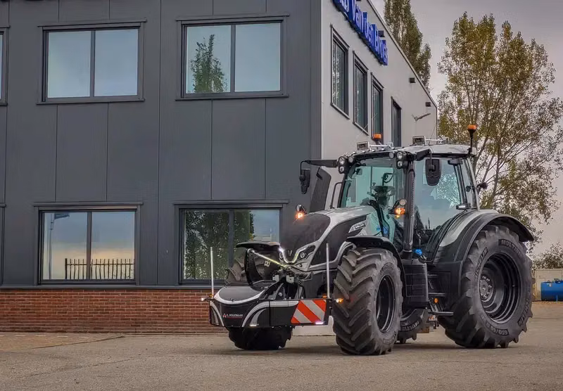 Valtra — TractorBumper