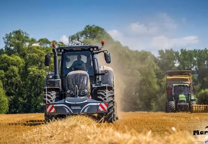 Valtra — TractorBumper