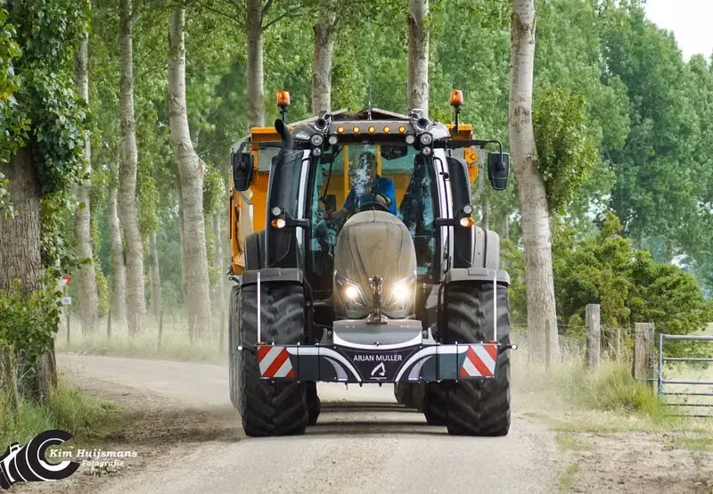 Valtra — TractorBumper