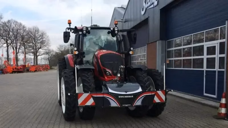 Valtra — TractorBumper