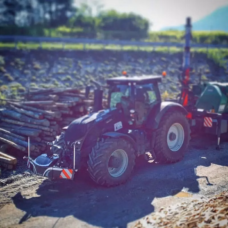Valtra — TractorBumper