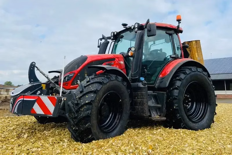 Valtra — TractorBumper