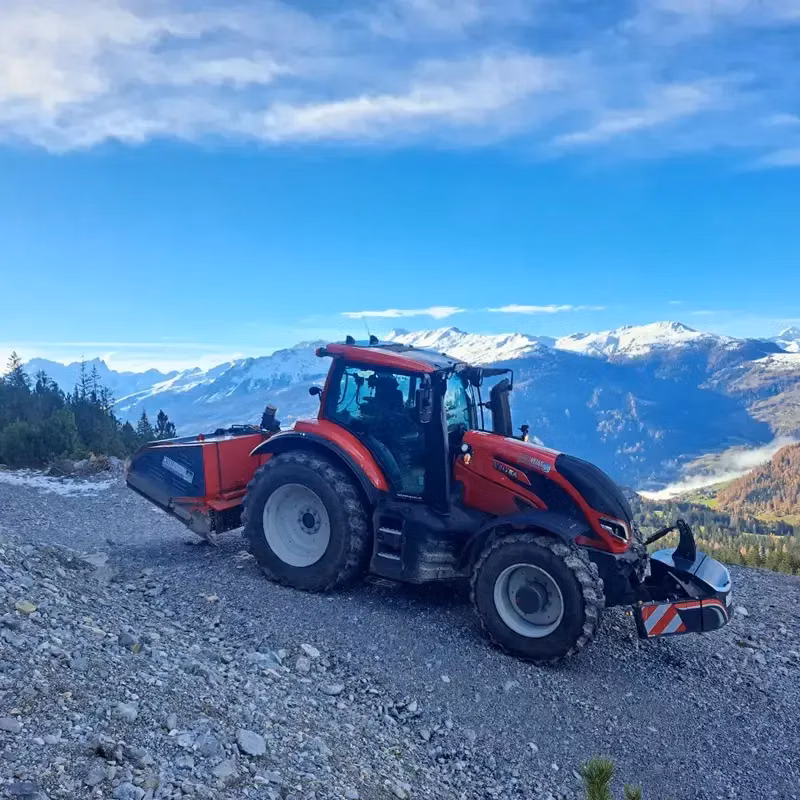 Valtra — TractorBumper