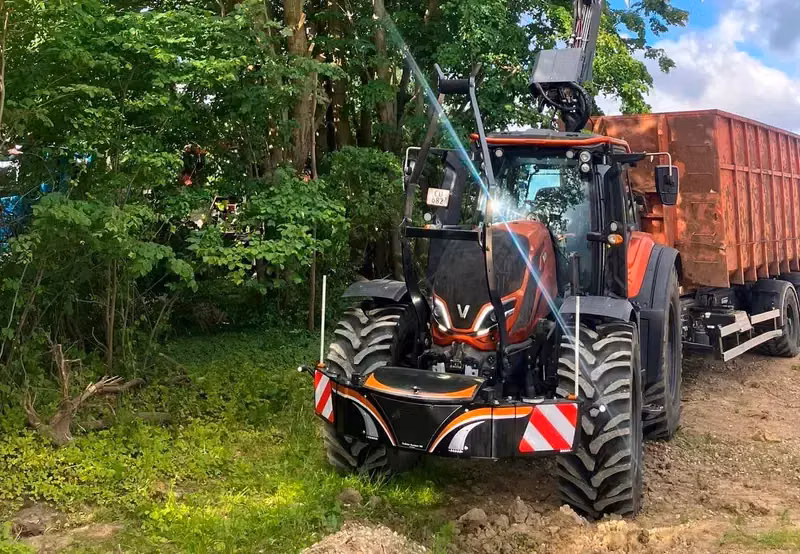 Valtra — TractorBumper