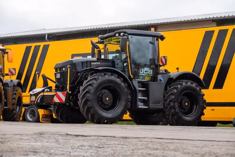 JCB — TractorBumper