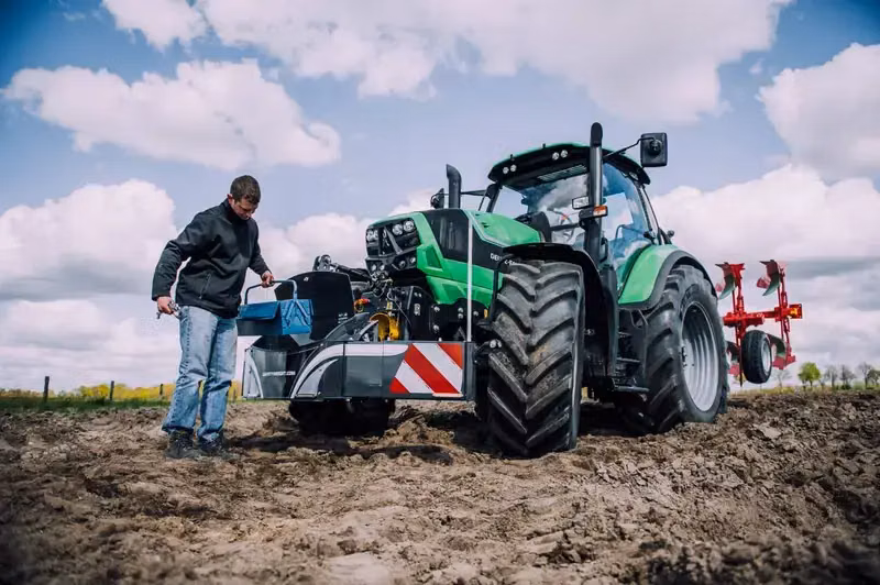 Deutz-Fahr — TractorBumper